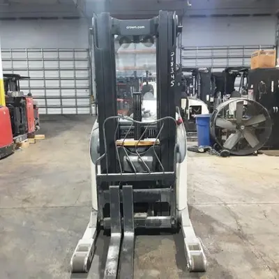 USED 2016 CROWN RR5725-45