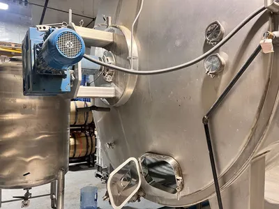USED STAINLESS STEEL 5,000 Gallon Tank Stainless Steel Tanks