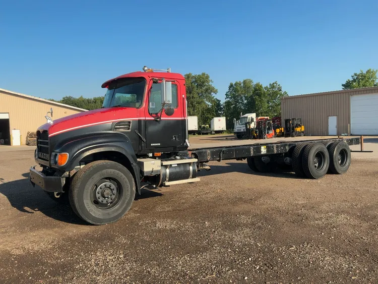 Used 2006 MACK CV700 Conventional trucks Michigan US | Miedema Asset Management Group #1335816