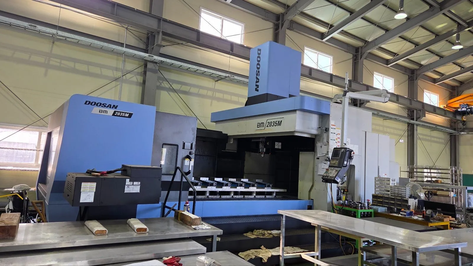 DOOSAN BM 2035M CNC BRIDGE TYPE VERTICAL MACHINING CENTER