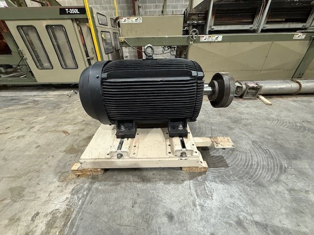 400 HP WEG Inverter Duty AC Motor  586/7T Frame  1790 RPM  460 Volt   460 amp   60 HZ   1033 Service Factor   Continuous Duty   TEFC Enclosure