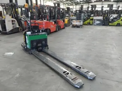 USED 2023 YALE MPE060