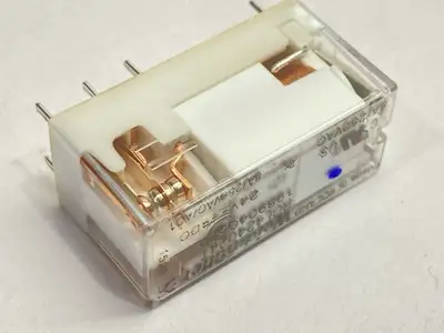 USED WEIDMÜLLER PLUG-IN RELAY 8A 24VDC 1989040000 LOT OF 2