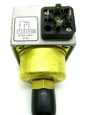 NEW FEMA HONEYWELL VCM-095 PRESSURE SENSORS VCM095