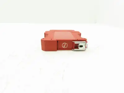Allen Bradley Guardmaster Safety Relay Module 24V Ser B
