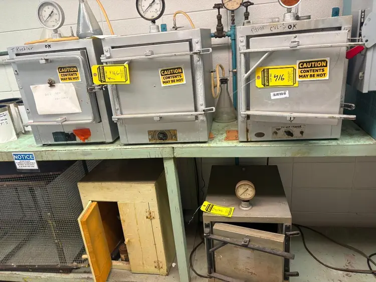 Used _UNKNOWN_ _UNKNOWN_ Lab Ovens Ohio US | Myron Bowling Auctioneers Inc #1504636
