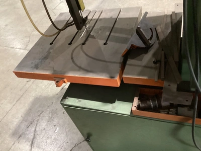 Used DAKE JOHNSON V24 Vertical Band Saws Michigan US | iGAM Industrial Marketplace #1412146