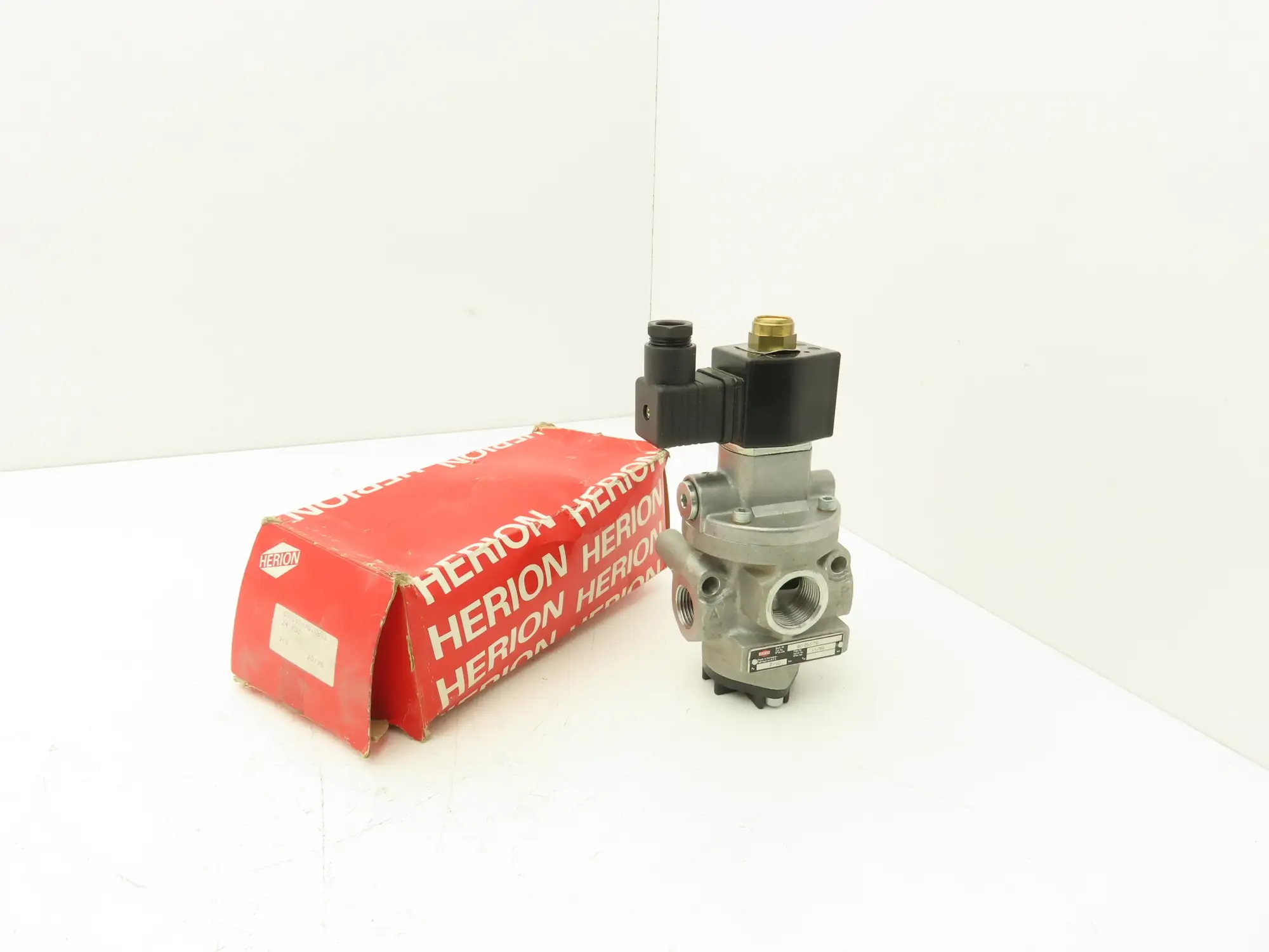Herion 80-265-70 Pneumatic Air Indirect Solenoid Actuated Poppet Valve 24V Coil