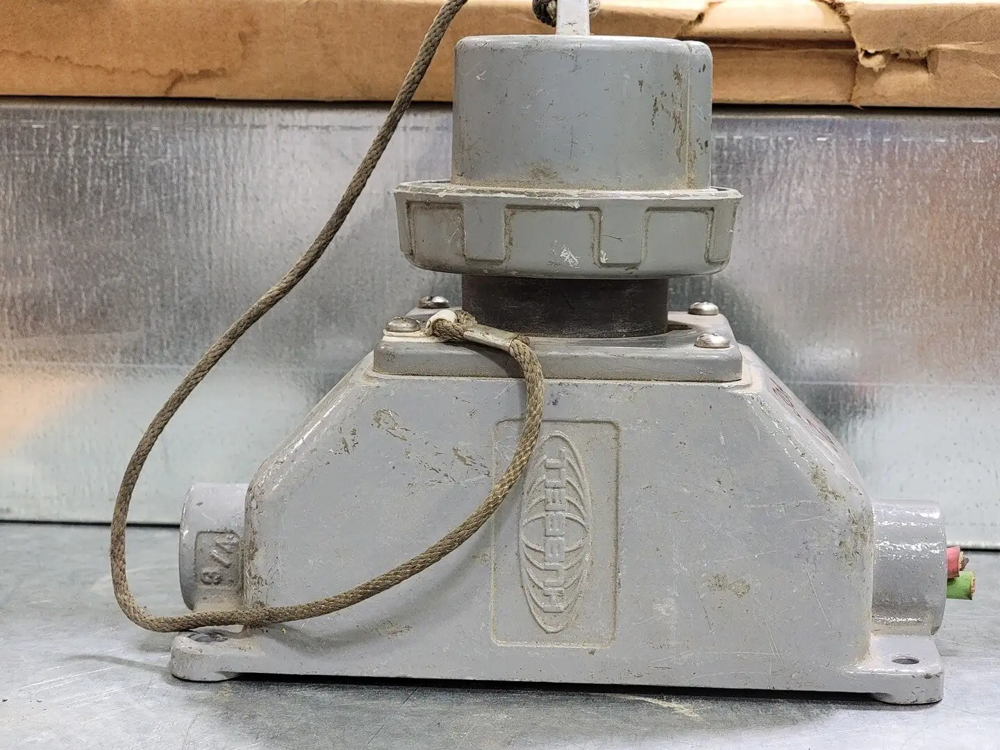 USED HUBBELL PC3430