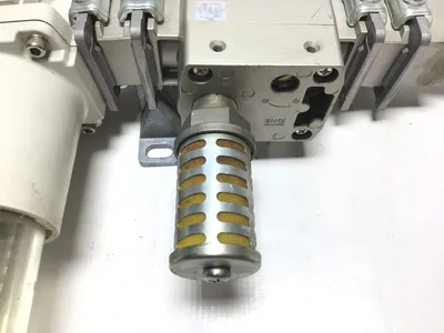 SMC AW60-N06C-Z-B Filter Regulator 7-125PSI Valves VHS50-N06-Z & AV5000-N06-5DZ