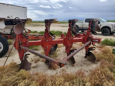 USED INTERNATIONAL 145
