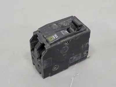 USED SQUARE D QOB230