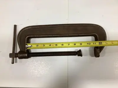 USED ARMSTRONG CLAMP-110