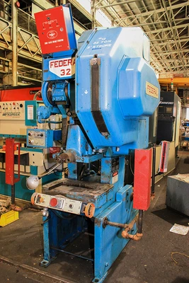 USED 1983 Federal 32