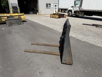 Used _UNKNOWN_ _UNKNOWN_ Pallet Forks Indiana US | Miedema Asset Management Group #1414667
