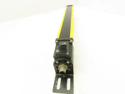 Allen Bradley 440L-T4J0320YD Light Curtain Guardmaster Transmitter Ser A Rev A