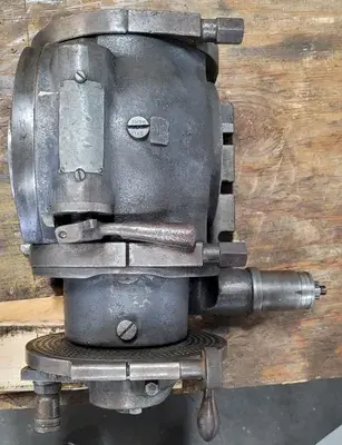USED KEARNEY & TRECKER DIVIDING HEAD