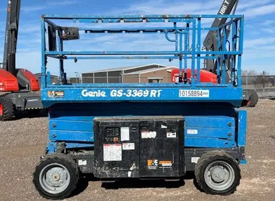 USED 2015 GENIE GS-3369 RT