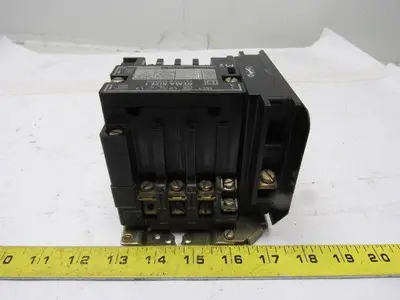 Square D Class 8502 SCD2 Ser A 600V 10Hp Contactor 120V Coil Adder Pole