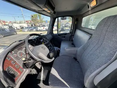 Used 2022 FREIGHTLINER M2 Carhaulers California US | Commerce Truck Equipment Sales #1547749