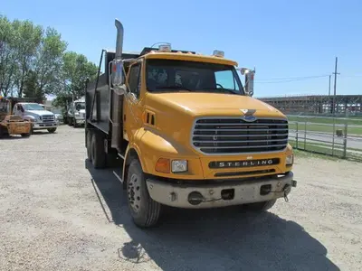 Used 2006 STERLING LT 8500 Dump trucks Manitoba CA | Conquest Truck & Auto Sales #1421329