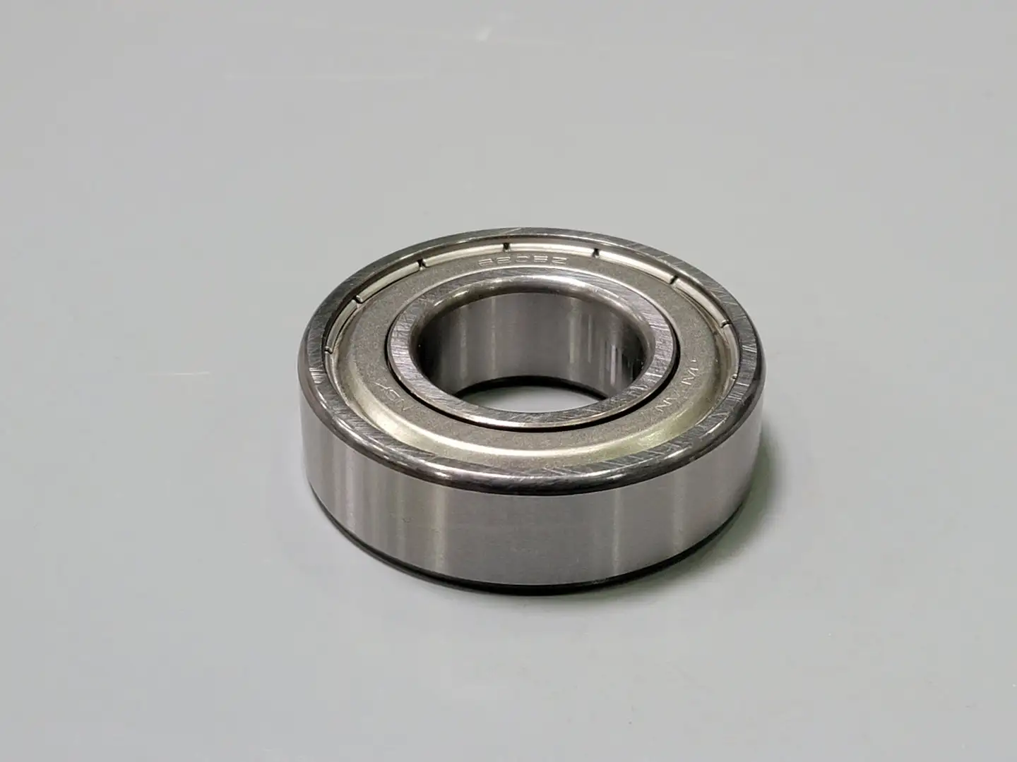 Single Row Deep Groove Radial Ball Bearing No. 6205Z