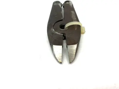 USED PLASTIC PROCESS EQUIPMENT AIR OPERATED PLASTIC GATE CUTTERS