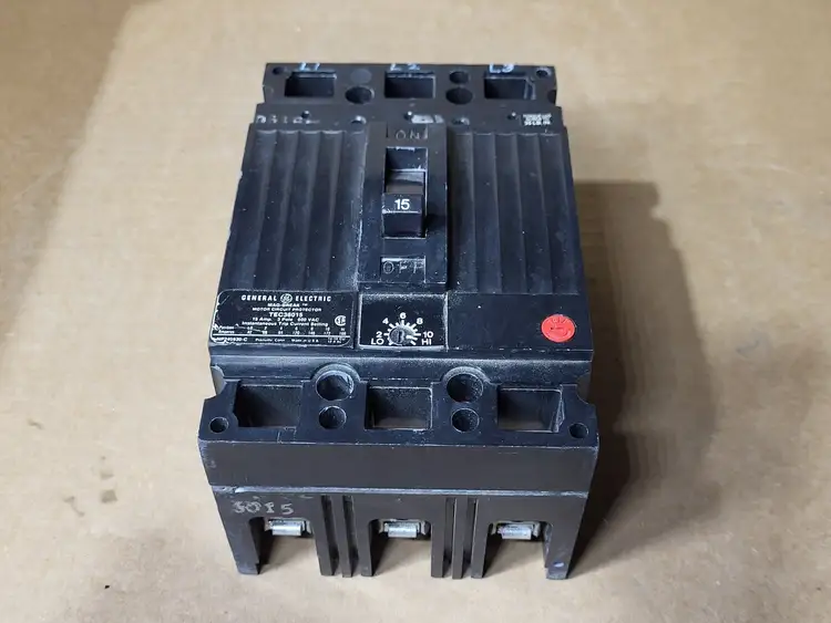 Used GENERAL ELECTRIC TEC36015 Switchgears British Columbia CA | Lenmark #409249