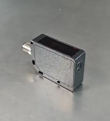BANNER QMT42VN6FF2000Q FIXED FIELD SENSOR 10-30VDC RANGE 2000MM. Loc5E-19