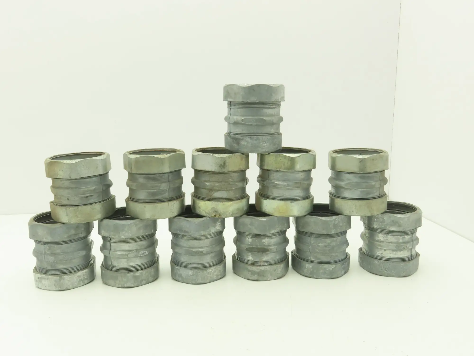 Halex 63625 2-1/2" EMT Compression Coupling Rigid Conduit Aluminum Lot of 12