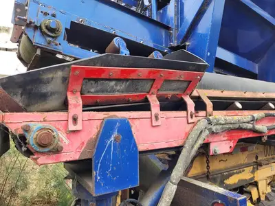 USED 2003 CANAMERICAN STONE SPREADER SOIL KING XL19