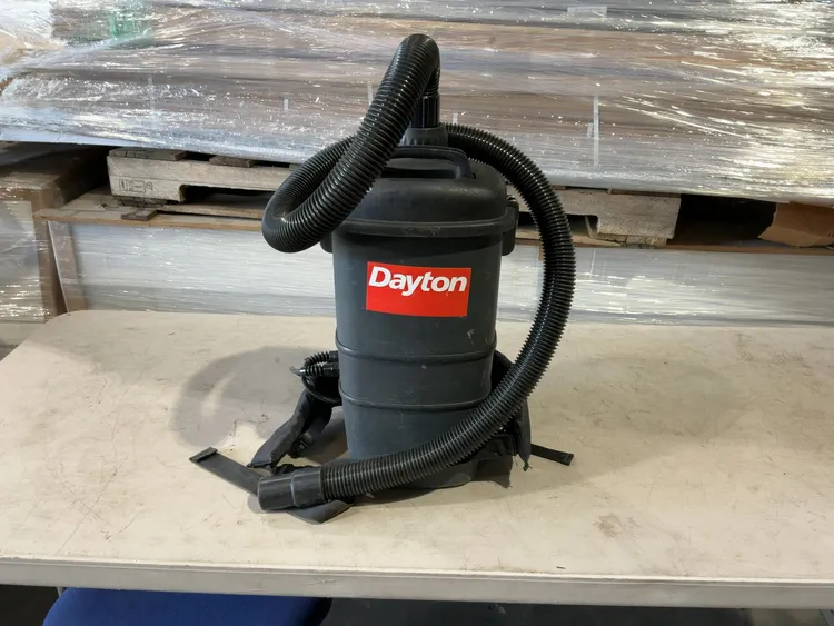 Used DAYTON 4TR09 CORDED BACK PACK VACUUM Vacuum Cleaners Michigan US | Miedema Asset Management Group #1372312