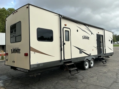 Used 2017 WILDWOOD LODGE 394FKDS Campers, Caravans, Motorhomes Michigan US | Miedema Asset Management Group #1402838
