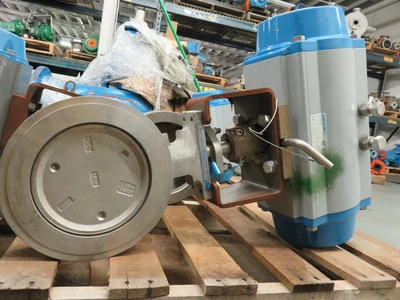 Jamesbury 8"-300 Wafer Sphere Valve with Actuator , Unused Spare Room