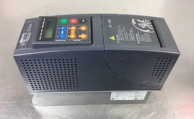 GE 6KAVI43002Y1B2 AC Drive 2 HP 480 3-Phase AV-300i. Loc.1E