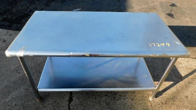 USED STAINLESS STEEL TABLE SS TABLE