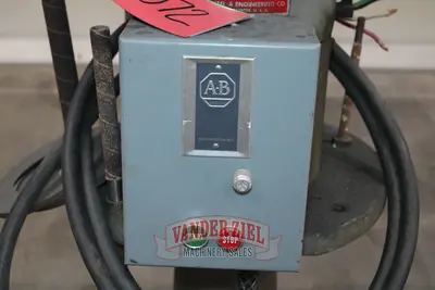 Used MASTER _UNKNOWN_ Belt Grinders Including Sanders Michigan US | Vander Ziel Machinery Sales #1411820
