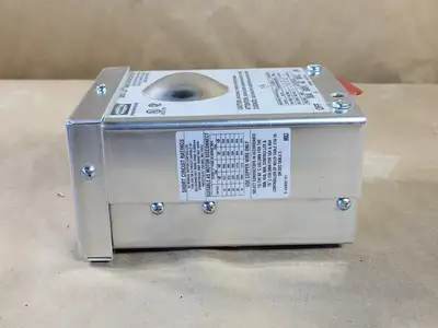NEW HUBBELL HBL13R92D
