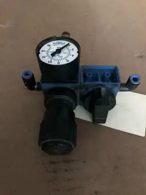 FESTO 32888 LFR-C-1/8-S-B Pneumatic Filter Regulator 0-200PSI 140°F