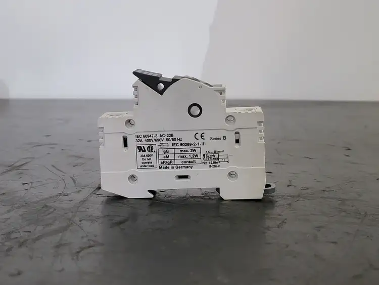 Used ALLEN-BRADLEY 1492-FB1M30 Misc Electrical & Power Parts British Columbia CA | Lenmark #250116