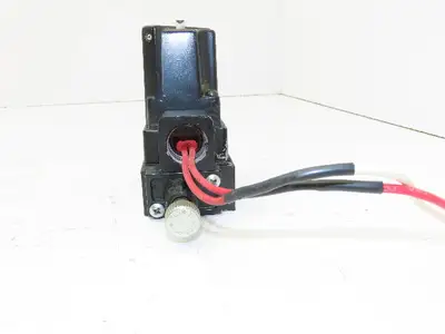 Parker GGL20025B01M05 Pneumatic Air 4/2 Solenoid Control Valve 120V 1/4" NPT