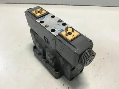 USED VICKERS DG4V-3-6C-M-U-HL7-60-B13
