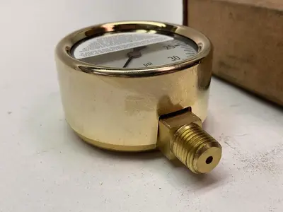 New | in-Stock WIKA 1/4 INCH NPT 0-30 PSI Universal Pressure Meters | Surplus Asset Holdings #1219912