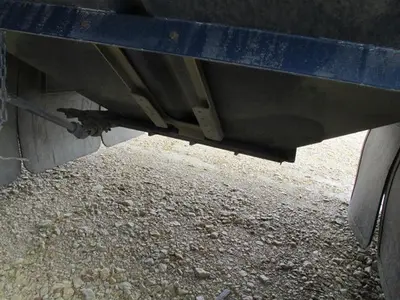 Used 2020 DOEPKER SUPER B GRAIN TRAILERS Grain Hopper Trailers Manitoba CA | Conquest Truck & Auto Sales #1421339