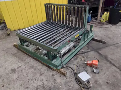 60" x 48" ROACH PNEUMATIC LIFT & TILT UPENDER / TABLE WITH ROLLER CONVEYOR : YOBRO #24710