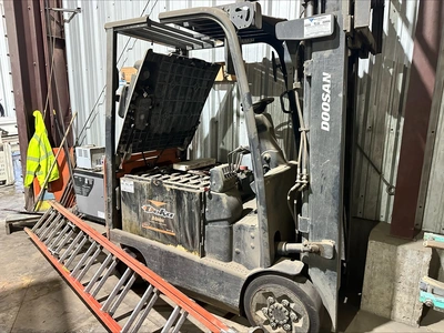 Used _UNKNOWN_ _UNKNOWN_ 4-Wheel Sit down Electric Counterbalance Forklifts Idaho US | Tri-Steel Manufacturing #1557149