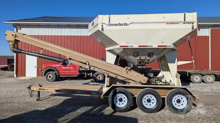 Used 2012 UNVERFERTH 3750 Seed Tenders | Rosseel's Equipment Inc #720750