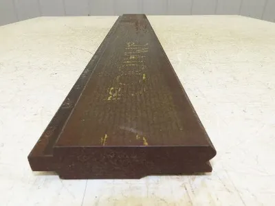 Press Brake Die 32-1/4" Long 90° V 3/8" W 3/16" D31-3/4" H 1/2" Tang