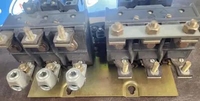 Allen-Bradley Size 4 Reversing Starter