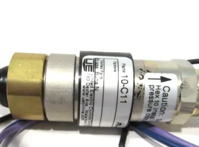 NEW UNITED ELECTRIC 10-C11 PRESSURE SWITCH 10C11